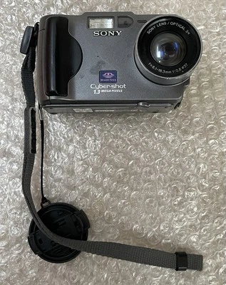Sony Cyber-shot DSC-S30 1.3MP Grey Digital Camera - Image 1 of 4