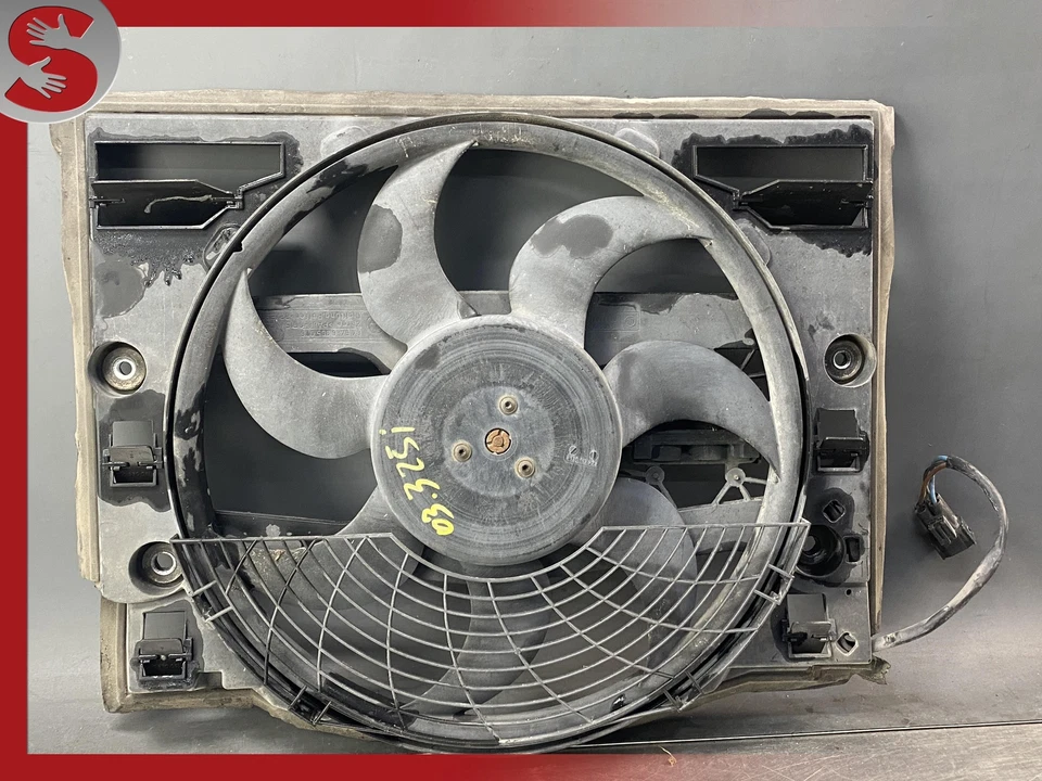 BMW 325I 1999-2004 OEM MOTOR RADIADOR VENTILADOR DE REFRIGERACIÓN MOTOR CON CUBIERTA Foto 1 de 4