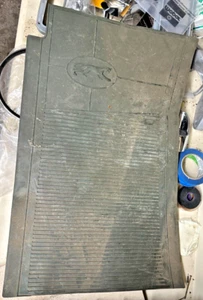 Mercury Cougar 1970 alfombrilla de goma verde para conductores laterales izquierdos nuevo de stock - Imagen 1 de 1