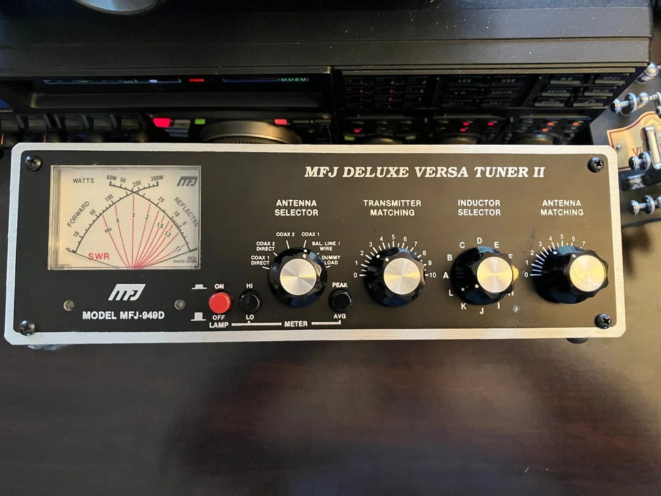 MFJ DELUXE VERSA TUNER II 300 W MFJ 949D - Fabulous Condition - Image 1 of 4