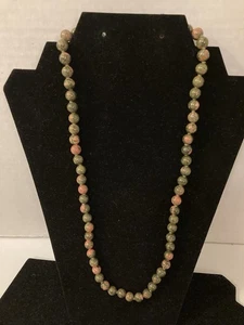 Unakit grün rosa Jaspis Perlen Halskette 22" mit Fassverschluss - Bild 1 von 6