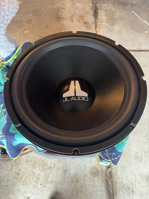 "Subwoofer doble de 2 ohmios de audio para automóvil JL Audio 15W3 D2 15""" Foto 1 de 4