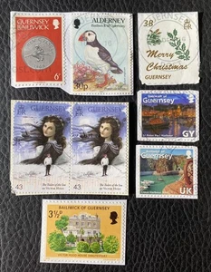 Lot de 8 timbres de Guernesey années diverses - encore sur fragment! DL98 - Foto 1 di 1