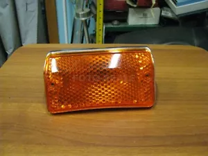 FANALINO LATERALE ANTERIORE SINISTRO SX CON GEMMA ARANCIO PER FIAT 124 SPECIAL - Foto 1 di 1