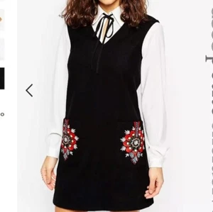 ASOS Dress Wool Mix Pinafore Embroidered Pockets Sz 8 US 4 Petite Preppy Mod - Picture 1 of 11