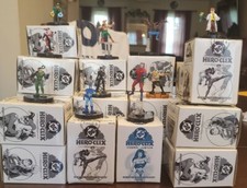 Lot Of 27 WizKids DC Heroclix 2002/2003, 26 Hypertime, 1 Cosmic Justice