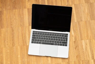 ++ Apple MacBook Pro 13,3 Zoll 2019 in Space Grau ++ - Bild 1 von 4