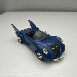 Corgi 1960's Batmobile BMBV2 1/43 Die-cast Used - Needs Repair - Picture 1 of 9