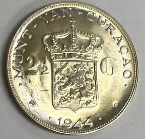 1944-D Curacao 2 1/2 Gulden UNC Large Silver Coin - Picture 1 of 6