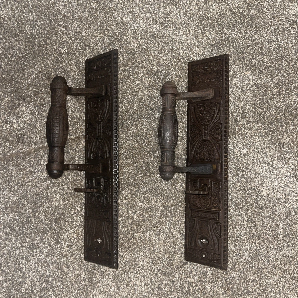 Antique 12 in. Cast Iron Thumb Latch Aesthetic Door Pull - Image 1 of 4