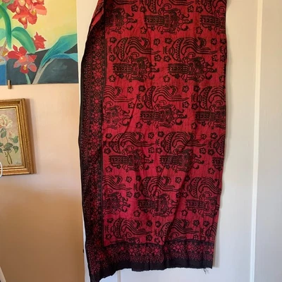 BATIK 布料红色黑色棉 2 + 1/3 码(41 英寸宽)印度尼西亚手工制作 — 第 1/2 张图片