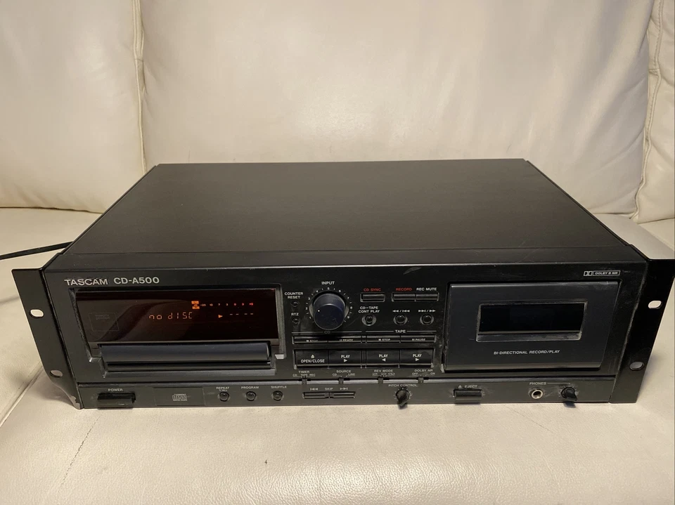 TASCAM CD-A500 CD-Player + Kassettenrekorder - geprüft vom Händler - Bild 1 von 4