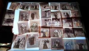 #33 Lot 99 Vintage FARB Schnappschuss Foto NEGATIVE Familie HOCHZEIT Party Zeremonie - Bild 1 von 17