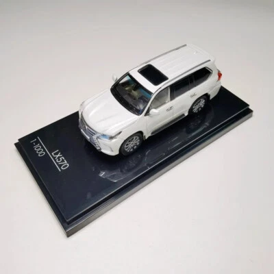 Литая модель автомобиля Kyosho 1:64 LX570 - Изображение 1 из 4