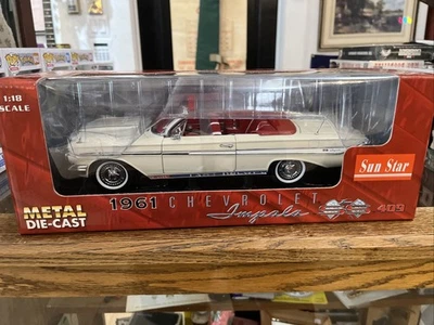 Chevy Impala SS 409 1961 convertible Sun Star 1:18 diecast #3401 blanco rojo Foto 1 de 4