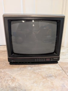 MAGNAVOX CJ4047 13" VINTAGE TV 1989 RETRO VIDEO GAMING TESTED WORKS Wood Grain - Picture 1 of 11
