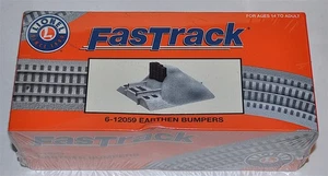 PAR DE PARACHOQUES DE TIERRA VINTAGE LIONEL FASTRACK 6-12059 EXCEDENTE COMERCIAL - Imagen 1 de 2