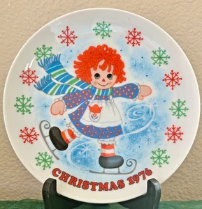 Schmid "The Raggedy Ann" Christmas Plate  Limited Edition 1976 Ice Skating 7.5in - Picture 1 of 7