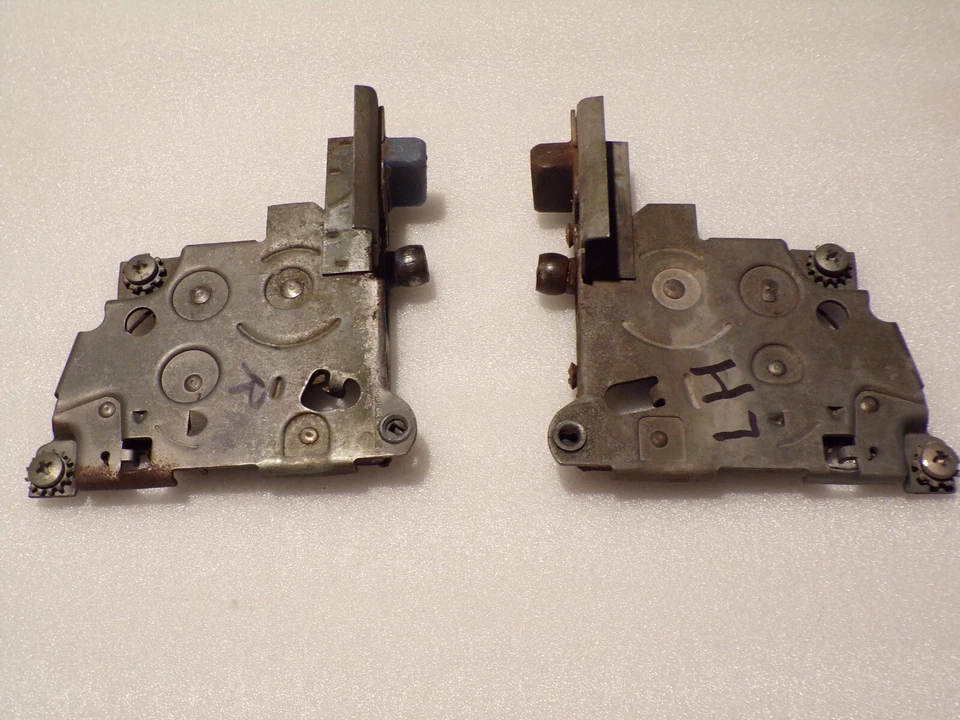 1949-1951 Chevy Buick Pont Olds Door Latches, P/Ns: 4560814 (RH) & 4560815 (LH) — 第 1/4 张图片