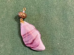 Vintage Polished Amethyst Feather Shaped Pendant w/ Metal Bail & 2 Seed Beads - Picture 1 of 2