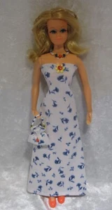 Handgefertigte Kleidung für 111/2" Live Action Puppen, Kleid, Halskette, Handtasche Set #LAB54 - Bild 1 von 3
