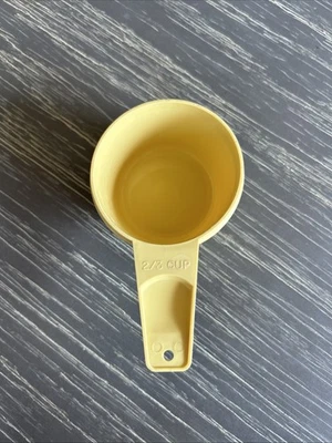 Vtg Harvest Gold or Pale Yellow Tupperware Measuring Cup 2/3 Cup EUC - Image 1 of 3