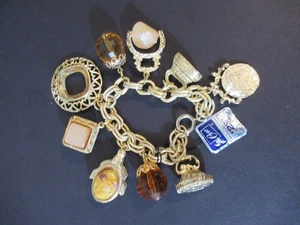 Vintage klobiges goldfarbenes Coro Bettelarmband -- fehlende Steine/Perlen - Bild 1 von 10