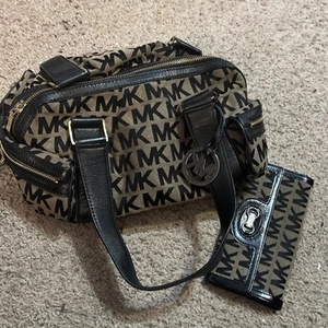 Michael Kors bag MK signature satchel beige black jacquard logo dome And Wallet - Picture 1 of 9