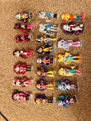 Monster High Mystery Minis Large Bundle 22 Mini Figures All With Stands - Image 1 of 3
