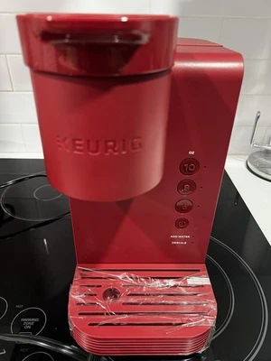 Keurig K-Express Essentials K25 Single Serve Coffee Maker K-Cup Brewer Red USA - Image 1 of 4