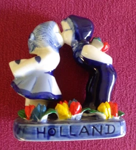 Vintage Delfter blau küssender Junge & Mädchen Figur Tulpen handbemalt Holland AGRO - Bild 1 von 5