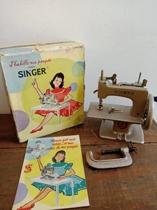 SINGER 20 SEWHANDY CHILD TOY SEWING MACHINE WITH BOX AND MANUAL - FRENCH VERSION - Picture 1 of 21