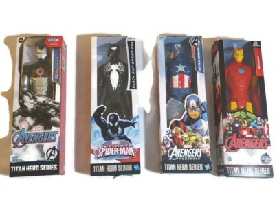 Avengers Titan Hero Series. Iron Man, Capitán América, Máquina de Guerra, Traje Negro Foto 1 de 4
