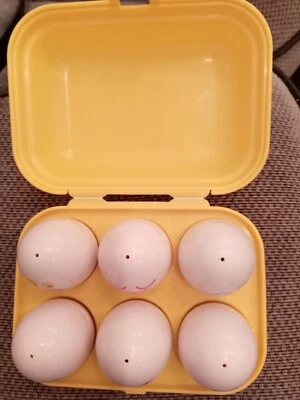 TOMY Hide and Squeak Eggs Activity Toy (E1581) Immaculate Condition  - Image 1 of 4