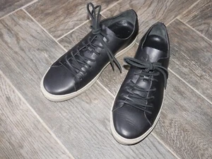 IMPRESIONANTES Zapatillas de Cuero Negras para Hombre VINCE Collins Talla 8.5 $295 NUEVAS - Imagen 1 de 5
