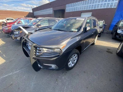 Alternador usado se adapta a: Toyota Highlander 2013 150 amperios grado A Foto 1 de 4