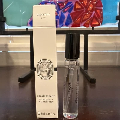 Diptyque L'Eau Paper Eau de Toilette Muestra Viaje Spray .16 Fl. Oz./ 5 ml Foto 1 de 4