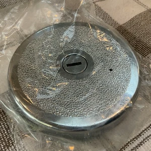 1970-74 Corvette Locking Gas Cap New Old Stock - Bild 1 von 4