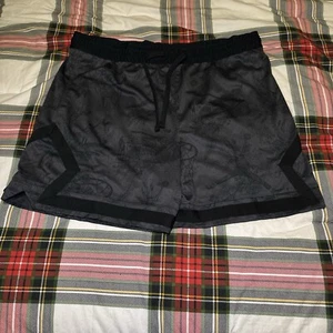 Air Jordan Sport Dri-FIT Mens XXL Shorts Printed Black Gray-Diamond FV8614-010 - Picture 1 of 5