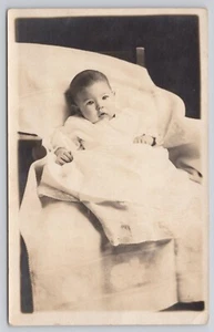 RPPC von Säugling Baby Ort unbekannt AZO 4 Quadrate um 1929-1940 Foto Postkarte - Bild 1 von 2