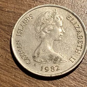 CAYMAN ISLANDS KM4 1982 25 CENTS OLD SAILBOAT COIN - Picture 1 of 2