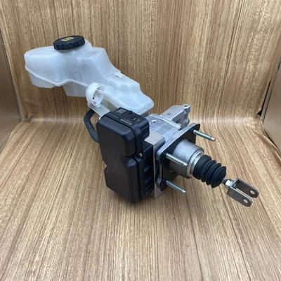 Actuador de bomba ABS cilindro de freno maestro Toyota Prius 2016-2017 OEM 47210-47110 Foto 1 de 3