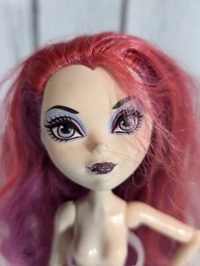 Ever After High Puppe 2012 Rabenkönigin rote & lila Haare - Bild 1 von 4