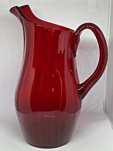 VINTAGE CRIMSON RUBY RED HAND BLOWN SWIRLED GLASS PITCHER APPLIED HANDLE 7.5" - Picture 1 of 9