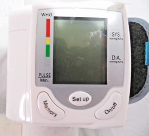 Wrist Electronic Sphygmomanometer Blood Pressure Cuff - Model CK-1018 Battery - Picture 1 of 12