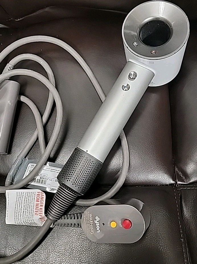 ダイソン スーパーソニックライトプロモデル ヘアドライヤー（1200W