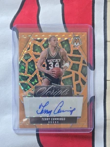 Terry Cummings- Orange /25 Scripts Autograph- 2024-25 Panini Mosaic NBA- Bucks - Picture 1 of 2