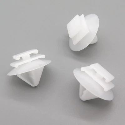 10x rear door moulding clips for some Peugeot Expert - Image 1 of 4