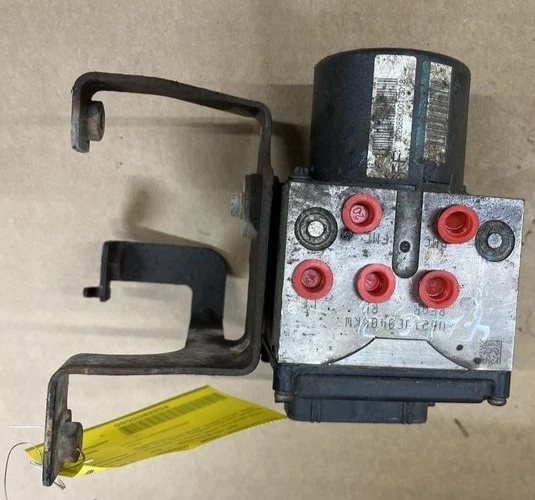 2007 2008 2009 2010 Chevrolet Silverado GMC Sierra 2500 3500 ABS Brake Pump OEM - Image 1 of 4