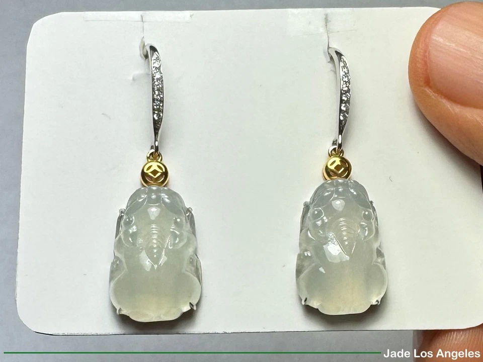 Pendientes colgantes de diamantes de oro blanco/rosa de 18 quilates de jadeíta helada de jadeíta helada de 18 quilates de 24,48 quilates Pi Xiu Foto 1 de 1